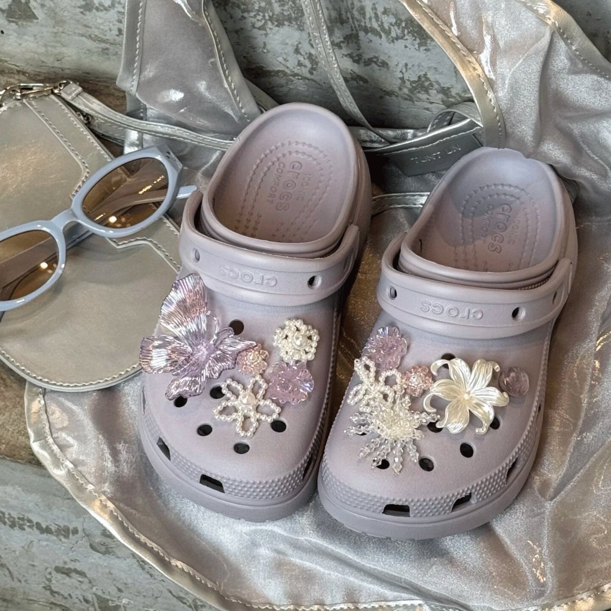 Original nuevo estilo suave púrpura mariposa flor flor agujero zapatos flor primavera y verano hebilla de zapatos accesorios desmontables de bricolaje