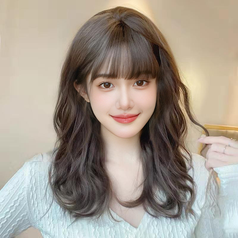 Easy-Care Brown Short Wavy Wool Curly Wig for Women, Enhances Appearance and Makes Face Look Smaller, Suitable for Daily Commuting Full Head Wig