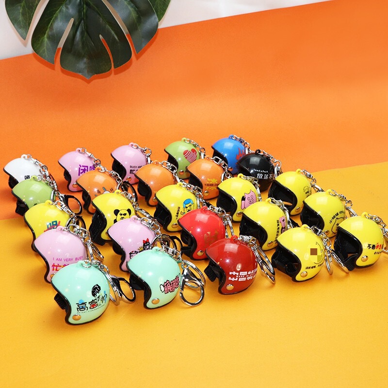 Creative Printed Mini Helmet Keychain, Mini Helmet Pet Prop, Fun Accessory, Small Gift