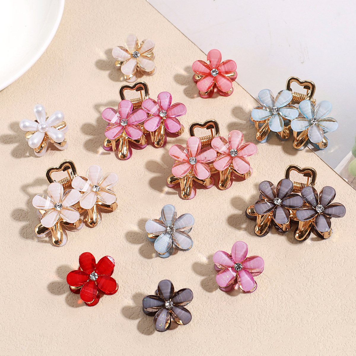 10g Weight Hair Clip, Hair Claws Hair Accessories Type Rhinestones Inlay Material 1 Pair Quantity Holiday, Daily Occasion Alloy Material Mountain, Knot, Butterfly, Bow Knot, Plumeria Pattern All Seasons Season Women's Gender Cute, Sweet Style Cute Sweet Women's Mountain Knot Butterfly Alloy Rhinestones Hair Clip Hair Claws 1