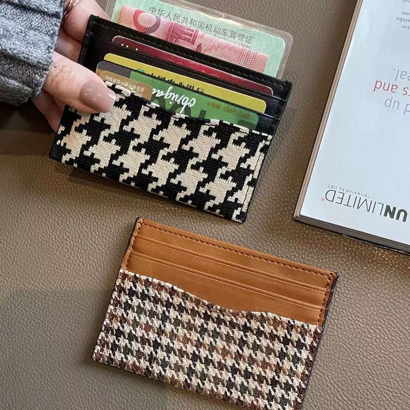 Anti-theft RFID card holder, one-piece women's slim ultra mini 2024 new INSAware style niche design fashionable card case