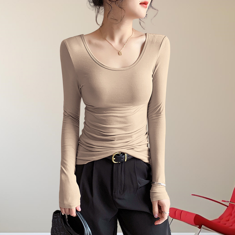 モーダルの低襟の底のシャツの女性の春と秋冬の内は丸首の長袖のtシャツの薄い金の修身の保温の上着の新型を掛けます。
