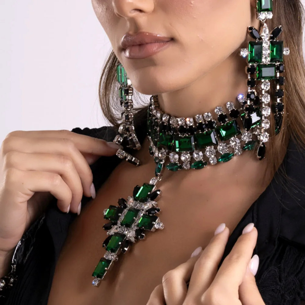 Nueva moda exagerada joyería traje Cruz colgante collar borla pendientes accesorios conjunto de joyas