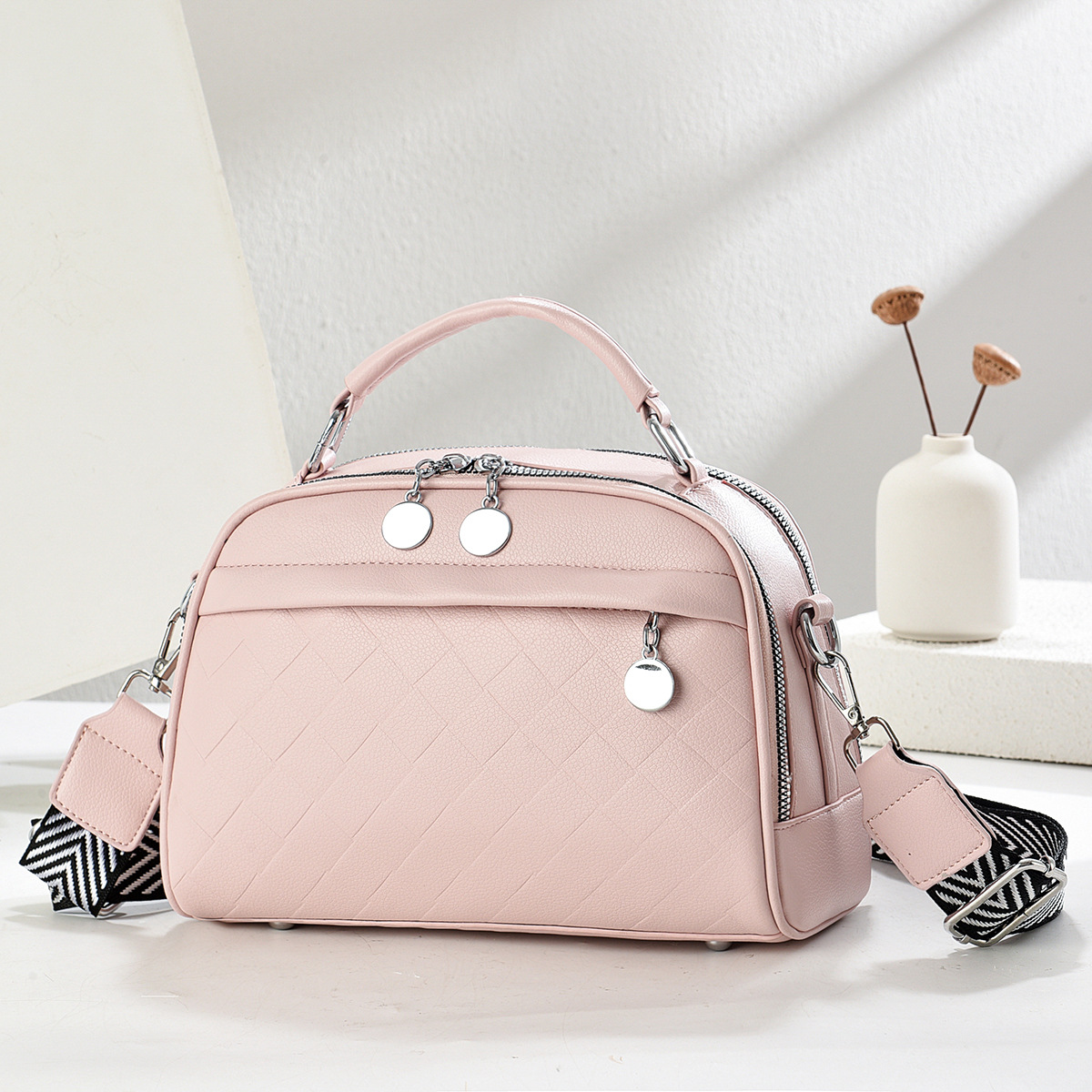 Xiaozhong 2025 nueva moda todo-fósforo estilo explosivo bolso de mensajero portátil de un solo hombro popular de este año bolso pequeño para mujer verano para mujer