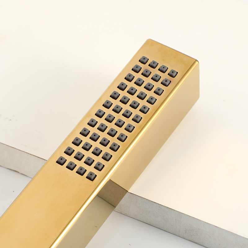 正方形の金色のバラ色の黒い銀色は花を持ってアイデアをこぼします。|undefined