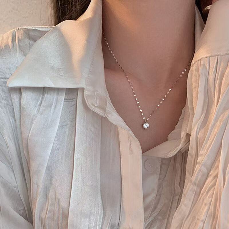 女性用ネックレス、多用途、ハイエンド、シングルダイヤモンドペンダント、鎖骨チェーン、ニッチ、軽い高級感、シンプルな親友ペンダントアクセサリー|undefined