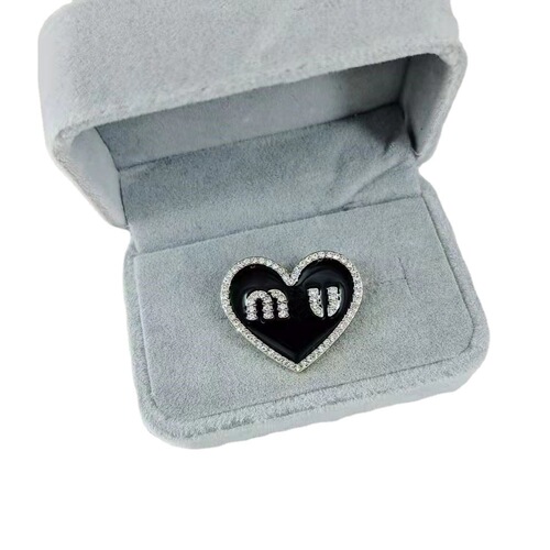 Heart-shaped Miu Miu brooch m home clothing accessories matching shoes hats bags accessories glue rhinestone alloy products