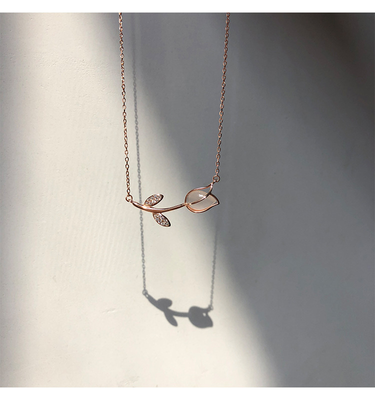 Parelmoer tulp ketting voor dames luxe bloemen collier_voghion.com
