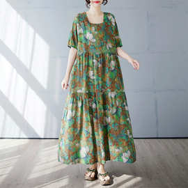 2025夏季新款方领连衣裙长款气质蛋糕裙宽松高级感遮肉假日旅游风