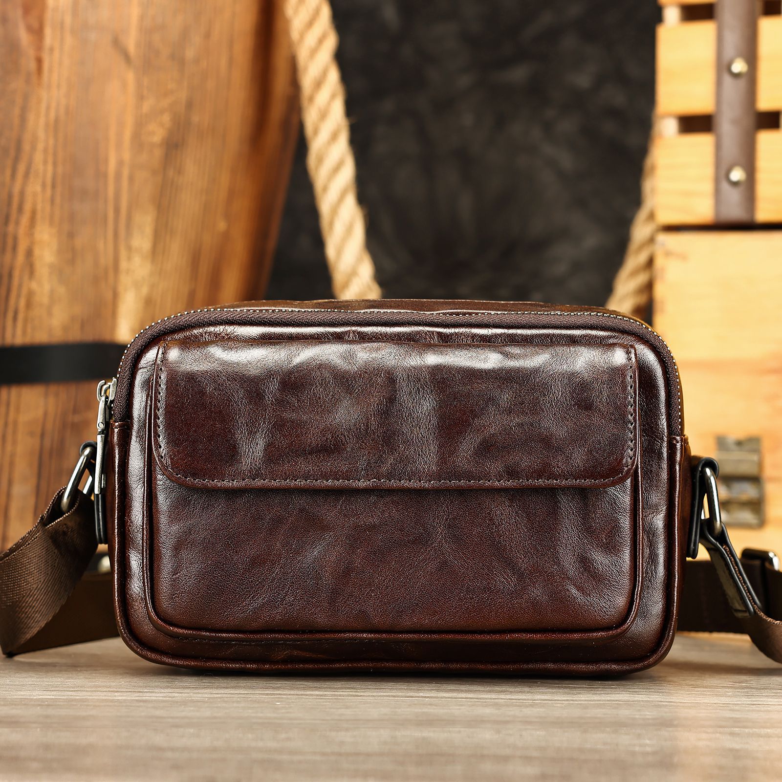Borsa a tracolla da uomo in pelle bovina pieno fiore con texture graffiata a mano, leggera, lussuosa, casual, in vera pelle._voghion.com