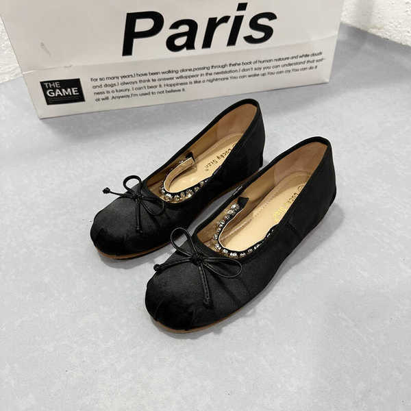 Invisible ballet shoes with rhinestones with bow low-cut made of…