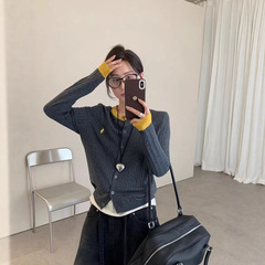 春秋新款假两件针织开衫女装圆领刺绣扭花小香风外套拼色毛衣上衣