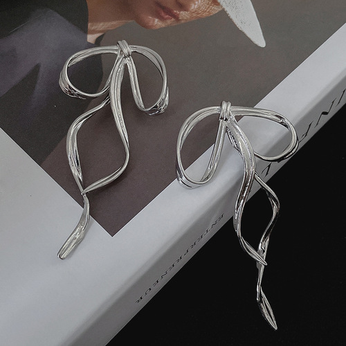 S925 Silver Needle Designer Earrings Silver Metal Bow Long Ribbon Earrings Female Fairy Style Ancient Style Earrings