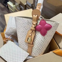 女性用バッグ 2025 新しいバケツ bb 老眼ロックポータブルシングルルームクロスボディバッグバケットバッグホワイト 3 色砂丘カラー
