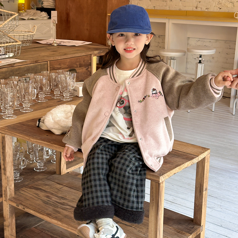 Xie Jin Mao ropa infantil de lana de niñas ropa de béisbol 25 otoño y invierno nuevo tipo de ropa de algodón de seda de olefin cálida para niños
