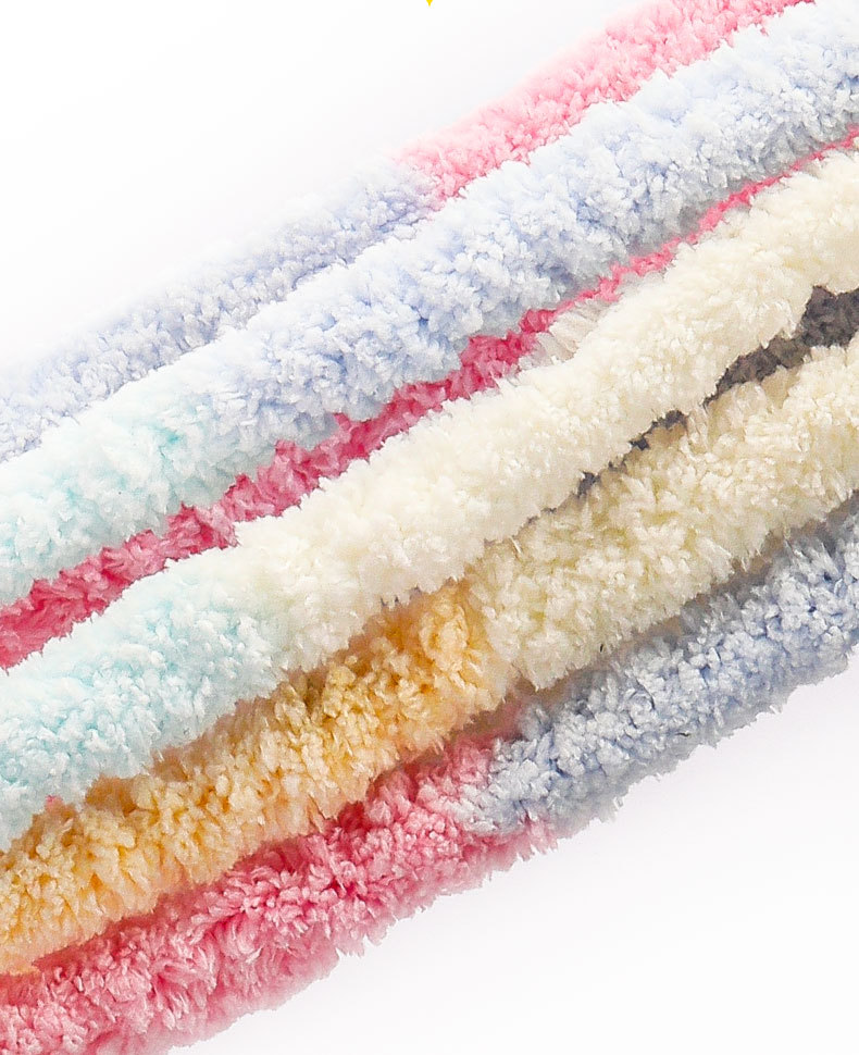 Plush warm protective handlebar covers for children's leisure tricycles, wrapped in yarn for modification and protection against bumps