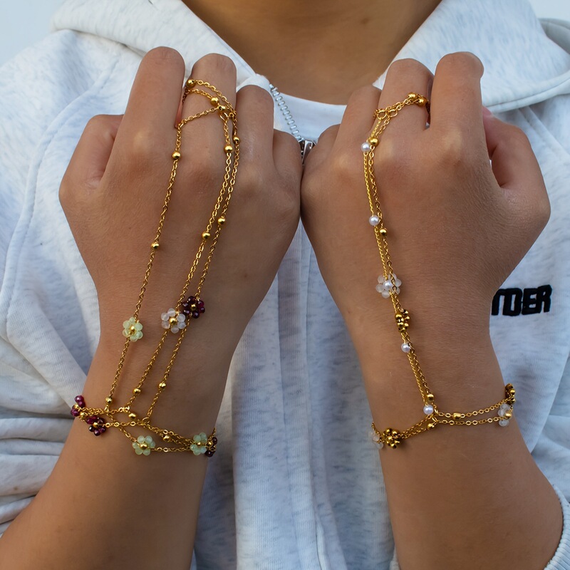 Cross-border Explosions Original Handmade Beaded Natural Crystal Flowers Stainless Steel Material Finger Bracelet Ladies Bracelet Now