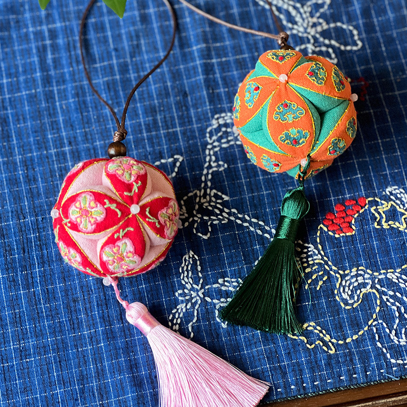 Saquete de estilo antiguo bordado mano Lu DIY material paquete colgante bolsillo de bola para regalar novia colgante de flores