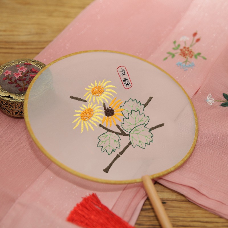 Bordado DIY hecho a mano Lu Bordado producción ventilador material paquete antiguo estilo organza translúcido principiante bordado de doble cara