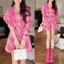 法式复古风小个子粉色格纹衬衫连衣裙女2025秋季独特漂亮掐腰裙子