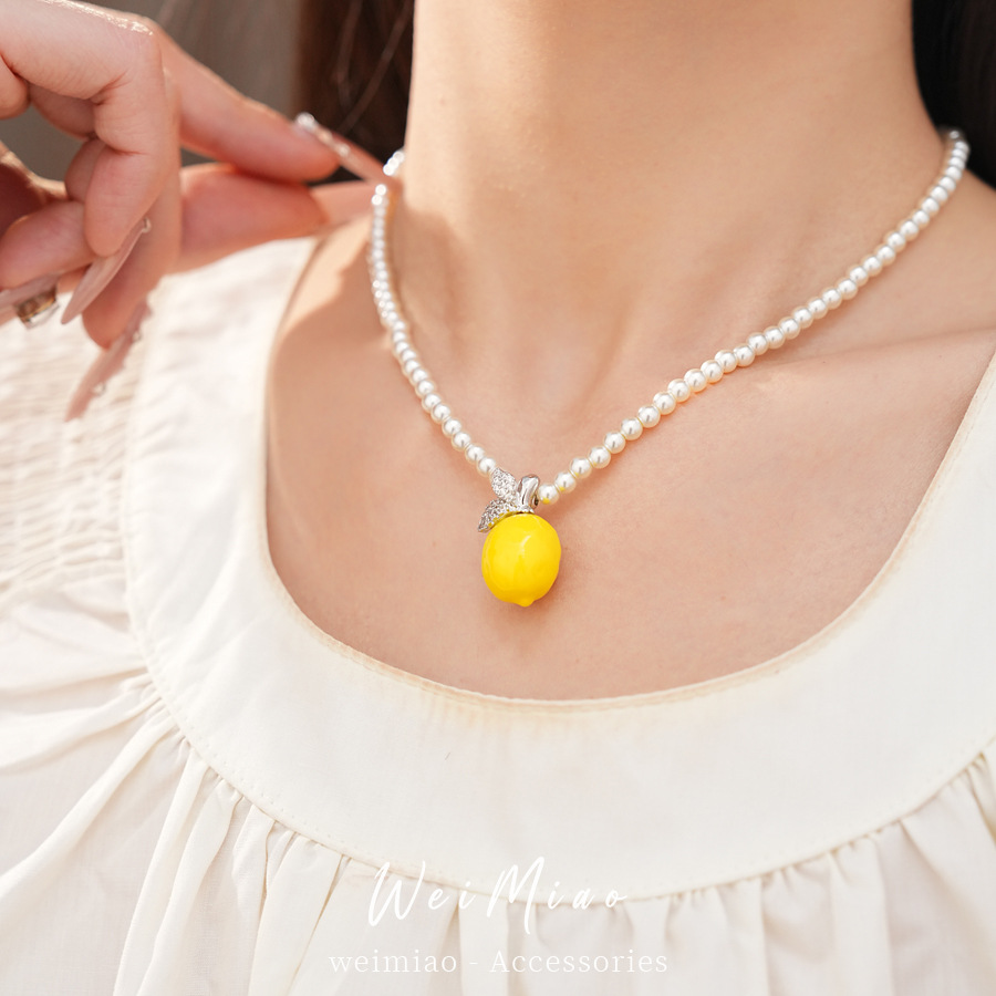Collar de limón de resina de limón con cuentas redondas lujo ligero nicho cadenas de clavícula temperamento personalidad conjunto de joyas de moda