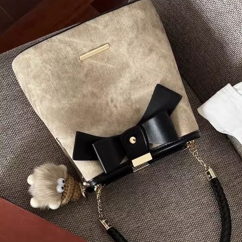 2024 New Retro Literary Bucket Bag Women’s Niche Design High-end Handbag Casual Shoulder Crossbody Bag