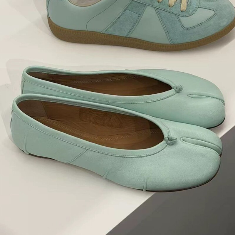 Sheepskin Version ~ Niche Design Split-Toe Shoes, Versatile Mint Green Women's Flats, Simple and Comfortable Flat Shoes Sheepskin Version ~ Niche Design Split-Toe Shoes, Versatile Mint Green Women's Flats, Simple and Comfortable Flat Shoes
