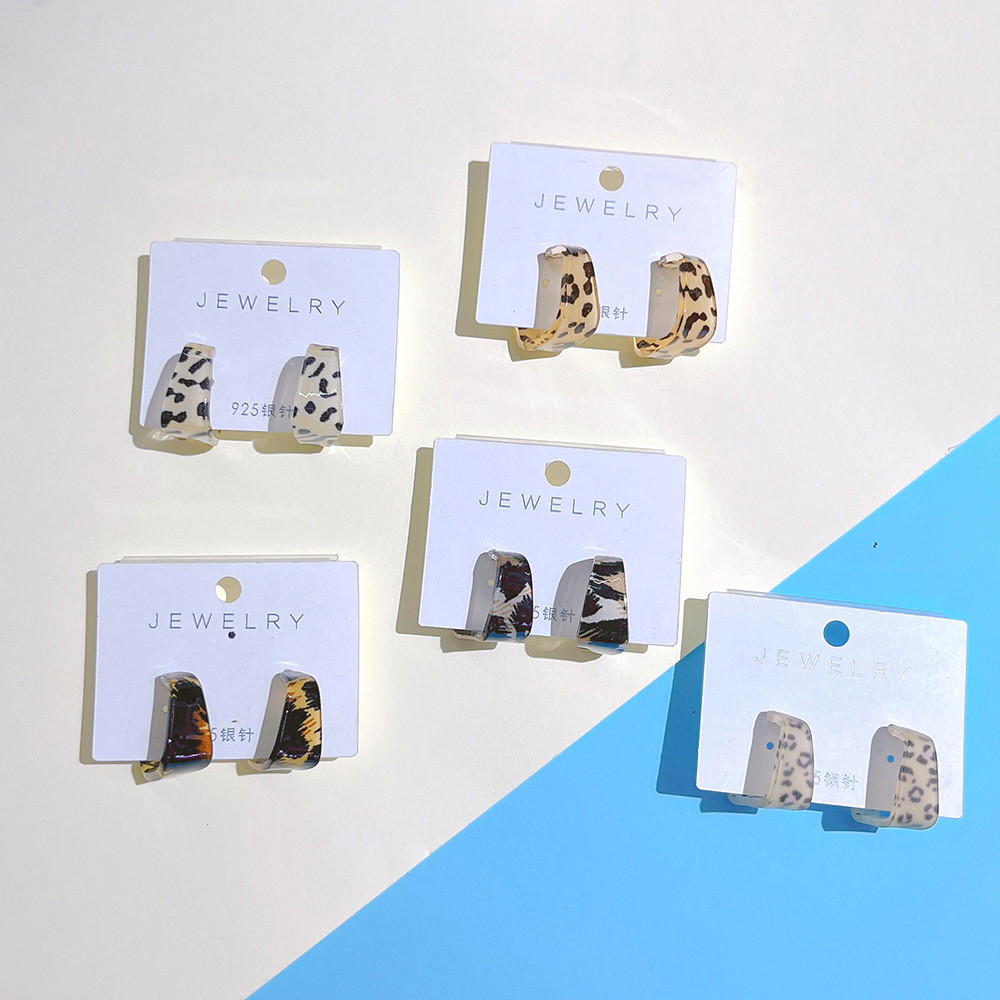 1 Pair Simple Style Geometric Arylic Womenu0027S Ear Studs