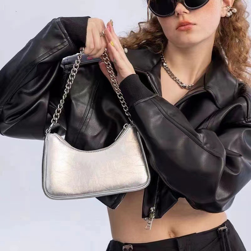Silver crescent bag Messenger small bag 2023 new summer super fire ladies underarm bag shoulder bag baguette chain bag_voghion.com
