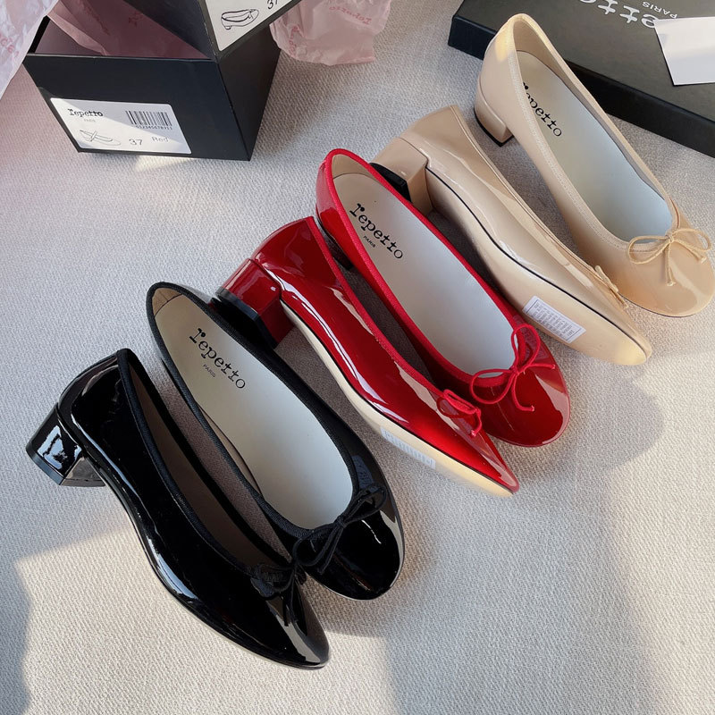 Low ballet shoes with bow low-cut flat made of patent leather