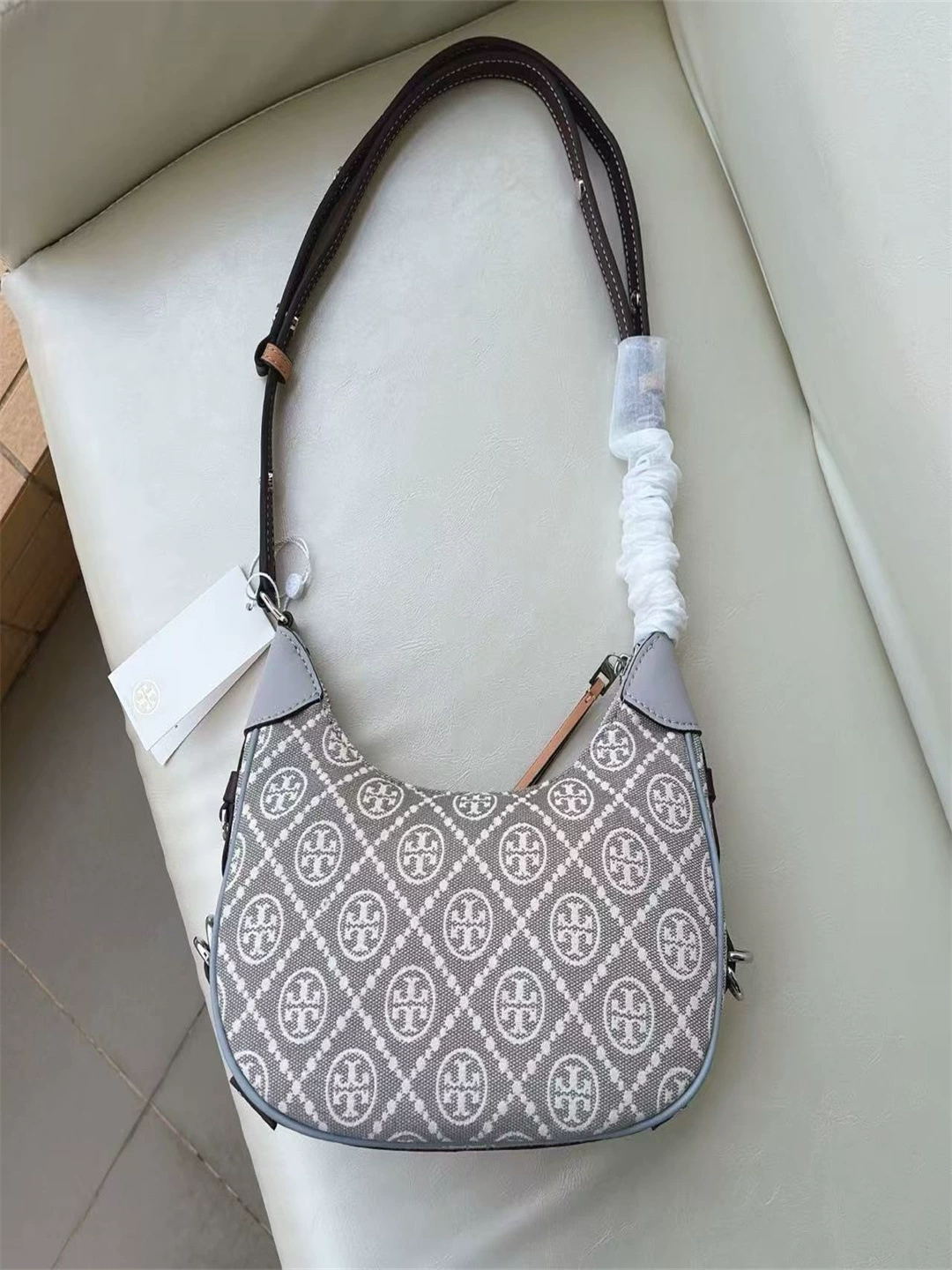 TB новые маленькие полумесяц сумка поперечная pattern кожа старые цветы и подмышки подмышке девочек на плече, бисер и старательная женская сумка