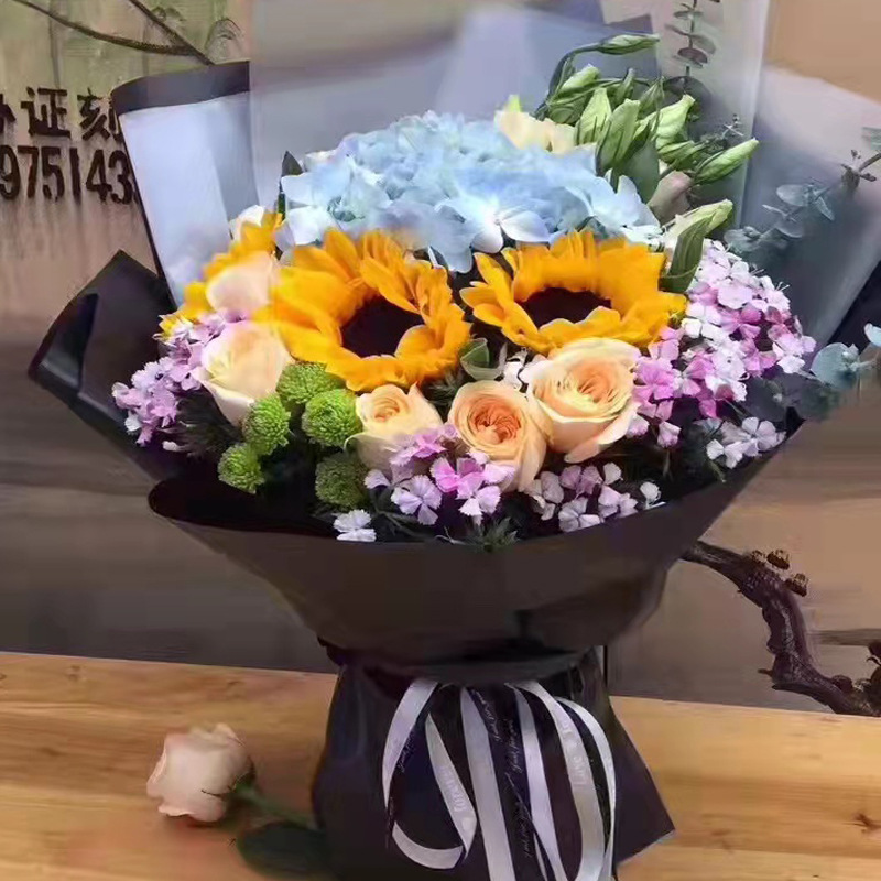 包花神器花店用品鲜花包装内胆模子材料厂家批发花束加厚塑料花托