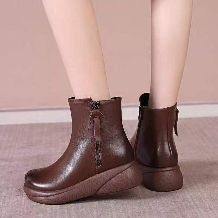 New Style Soft Leather Round-Toe Platform Thick-Soled Short Boots for Women 2025 Autumn and Winter Flat-Soled Fleece-Lined Warm Casual Elegant Martin Boots New Style Soft Leather Round-Toe Platform Thick-Soled Short Boots for Women 2025 Autumn and Winter Flat-Soled Fleece-Lined Warm Casual Elegant Martin Boots