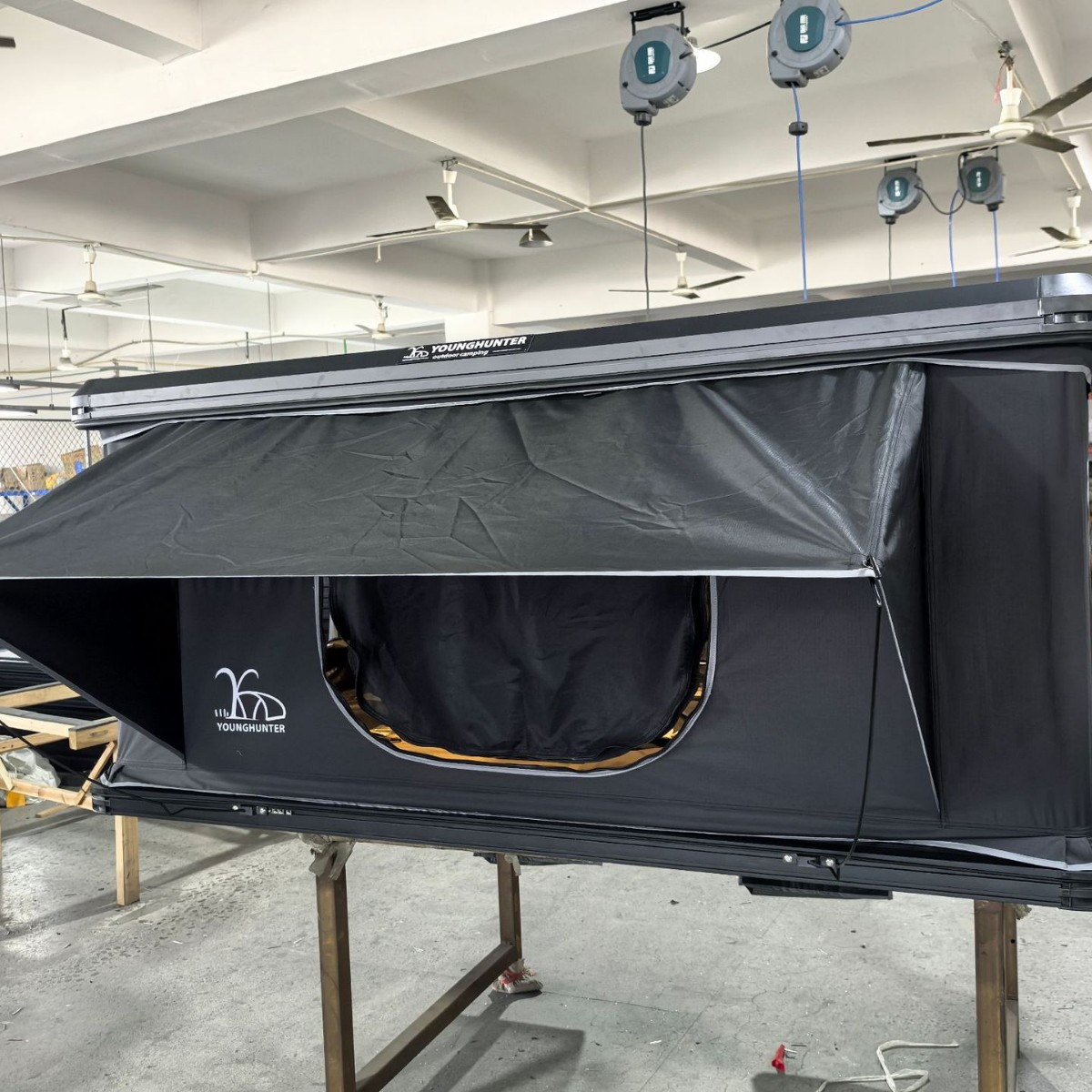 Techo duro delgado de aleación de aluminio elevación vertical de un botón de velocidad carrocería tienda de campaña