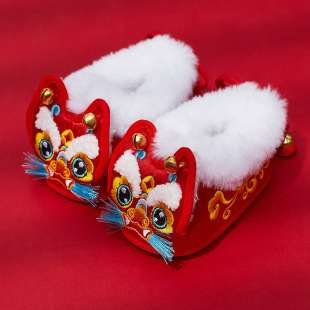 Tiger toe shoes baby one month old one hundred days old soft sole shoes baby dragon shoes embroidered cotton shoes autumn and winter HTX091