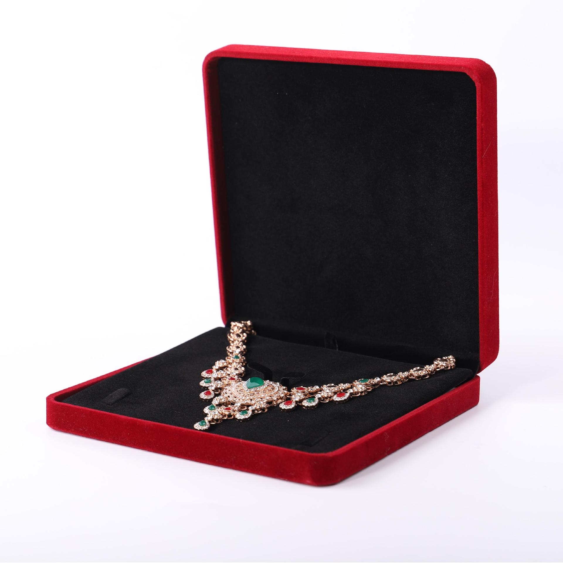 Fuente fábrica venta directa franela joyería caja de embalaje collar pendientes caja de anillo pulsera colgante caja de cadena de mano al por mayor