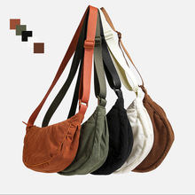 U家同款灯芯绒饺子包2023秋冬新款防水单肩斜挎包夹棉绣线logo