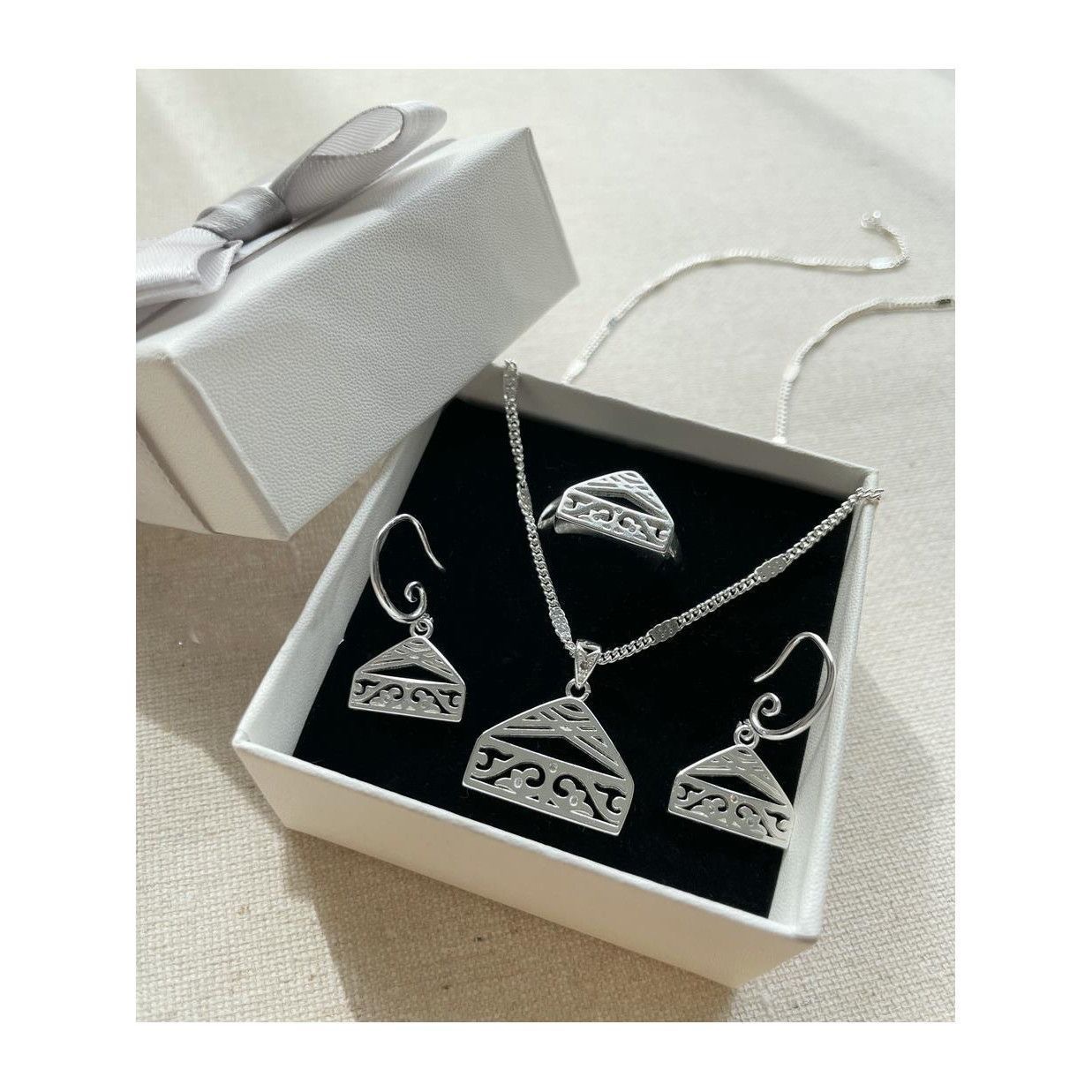 Retro ethnic necklace