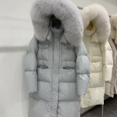 長い毛の襟のダウンジャケットの女性の韓国版のゆったりとした厚手の気質は帽子のキツネの毛と膝の90白鴨の羽毛のコートを越えます。