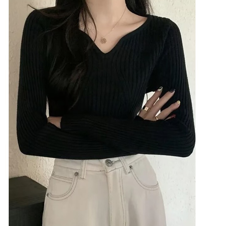 낮은 칼라 블랙베이스 셔츠 여성 한국 스타일 가을 겨울 착용 2024 새로운 스타일 내부 스웨터 세련된 니트 아름다운 탑