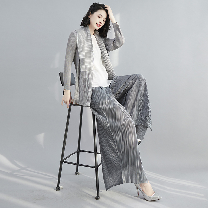 Pleated Suit Jacket Women's Slimming Spring Western-style Loose Scarf Collar Cardigan free size Women's Top Black Pleated Suit Jacket Women's Slimming Spring Western-style Loose Scarf Collar Cardigan free size Women's Top Black