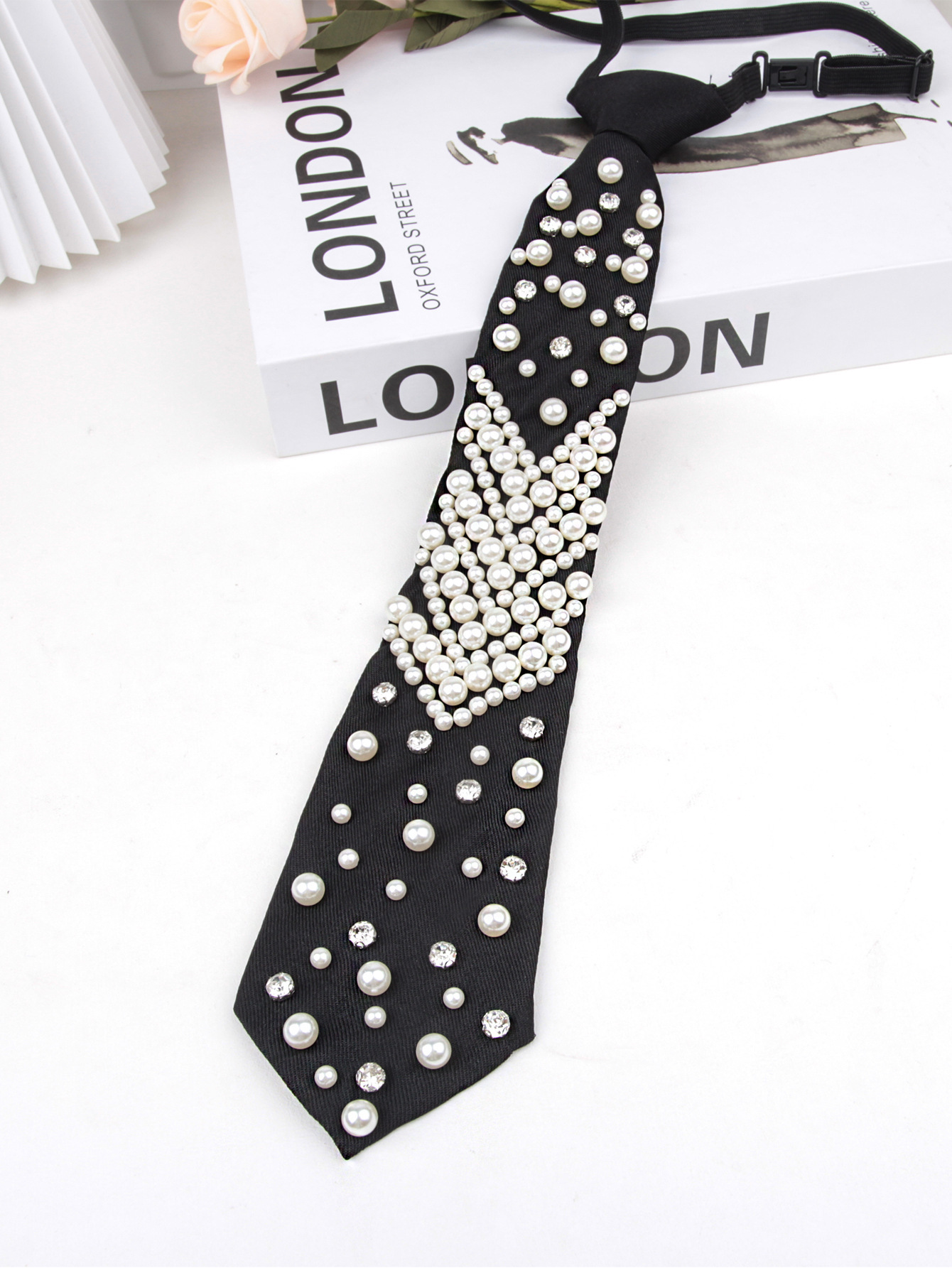 クロスボーダーの軽い豪華な黒いドリルのネクタイは怠け者のネクタイを調節できます。