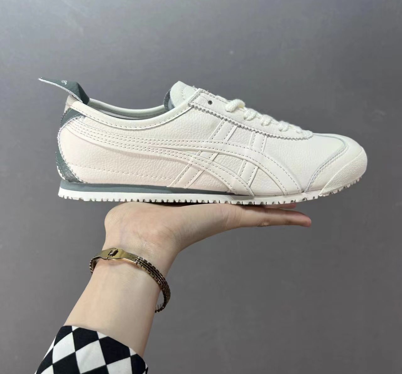 베이지 뒷면 녹색 가죽 뉴 가죽