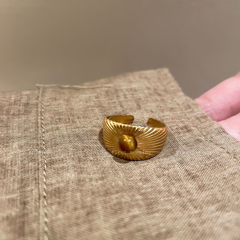 Sparkling Ring For Women, Crafted With Romance.Sleek & Comfortable, Designed To Highlight Your Charm.A Subtle Yet Stunning Piece For Dates,_voghion.com