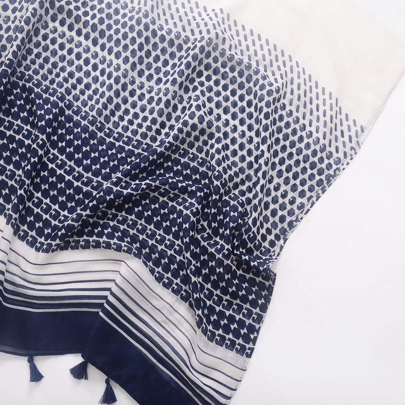 Comercio exterior bufanda de seda fresca borla larga de las mujeres chal de doble uso azul marino patrón geométrico de algodón y lino sensación bufanda impresa