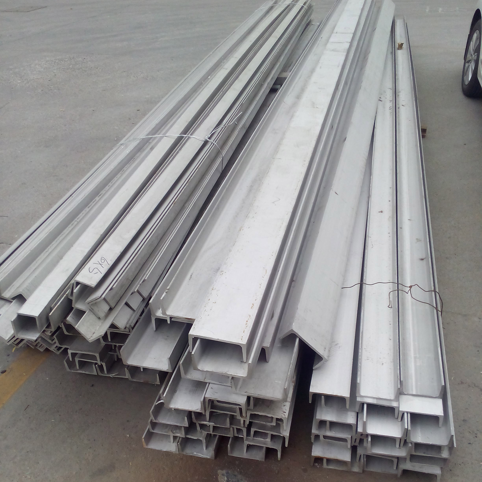 钢结构 热轧8#镀锌槽钢 建筑幕墙用U型槽钢 10#槽钢可冲孔