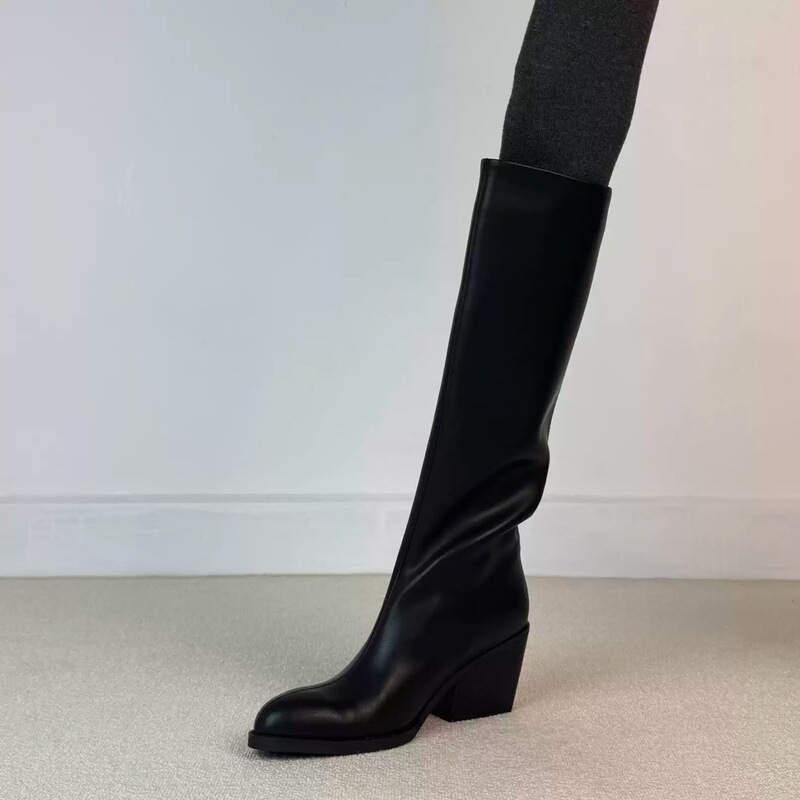 Retro autumn new style solid color pointed-toe fashion high-tube long boots with chunky heels, soft leather, slimming effect, suitable for commuting