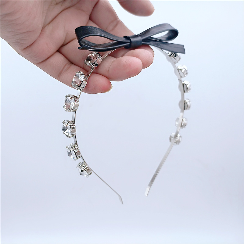 Women's Simple Style Bow Knot Alloy Inlay Rhinestones Hair Band display picture 3