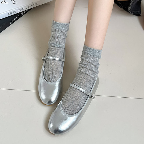Two-finger socks for women in summer thin candy-colored sweet mid-calf split-toe socks ins Japanese cream style girls' pile socks