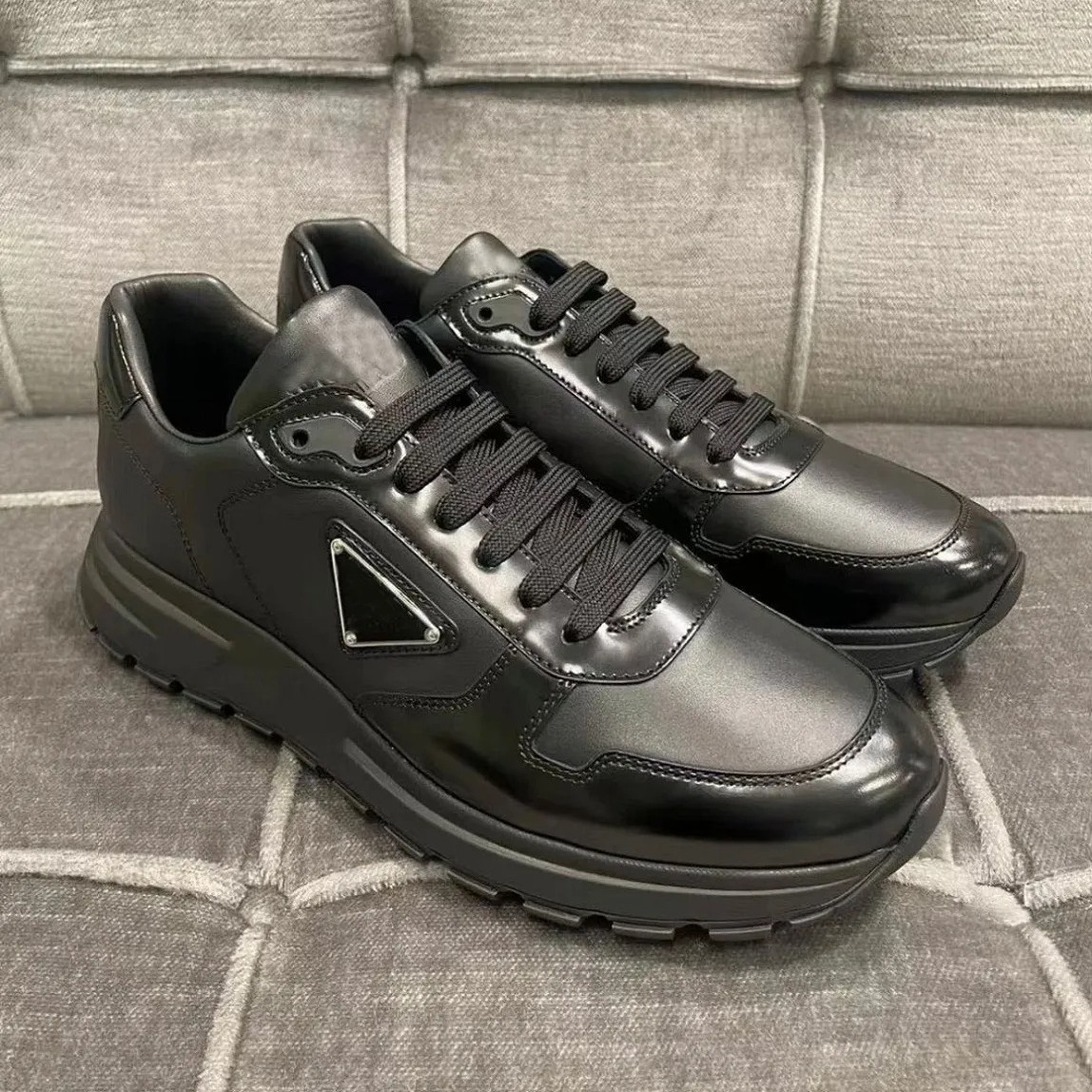 In-Stock 2025 Fashion Triangle Micro-Label Thick-Soled Height-Increasing Dad Shoes Round-Toe Lace-Up Versatile Casual Sneakers